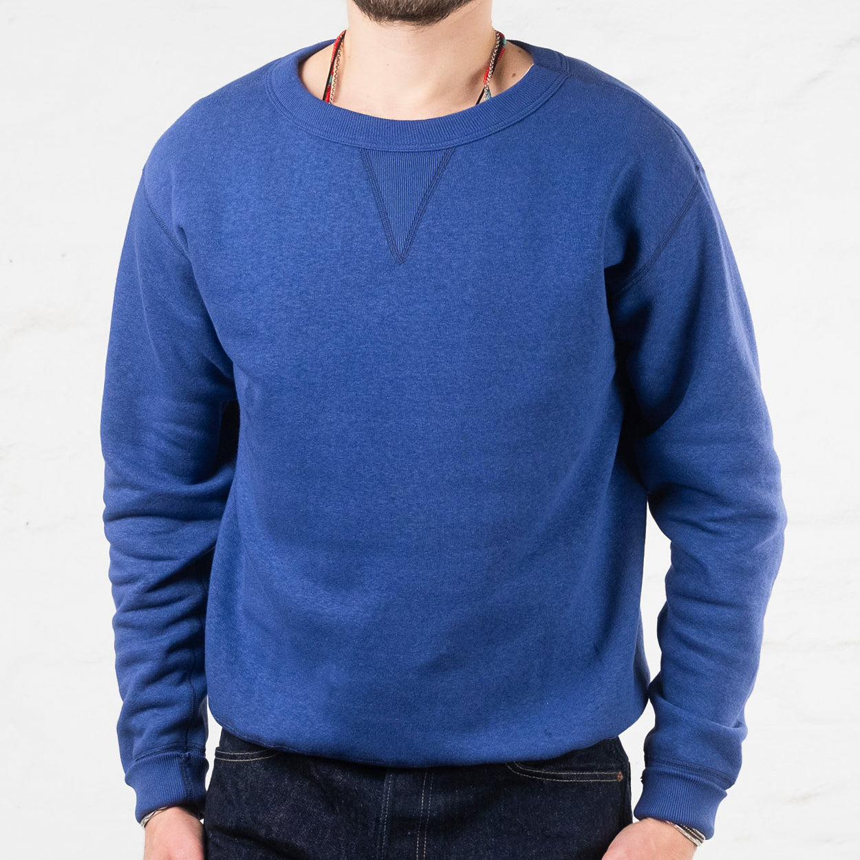 4 Needle Front V-Crew Neck Sweatshirt Blau