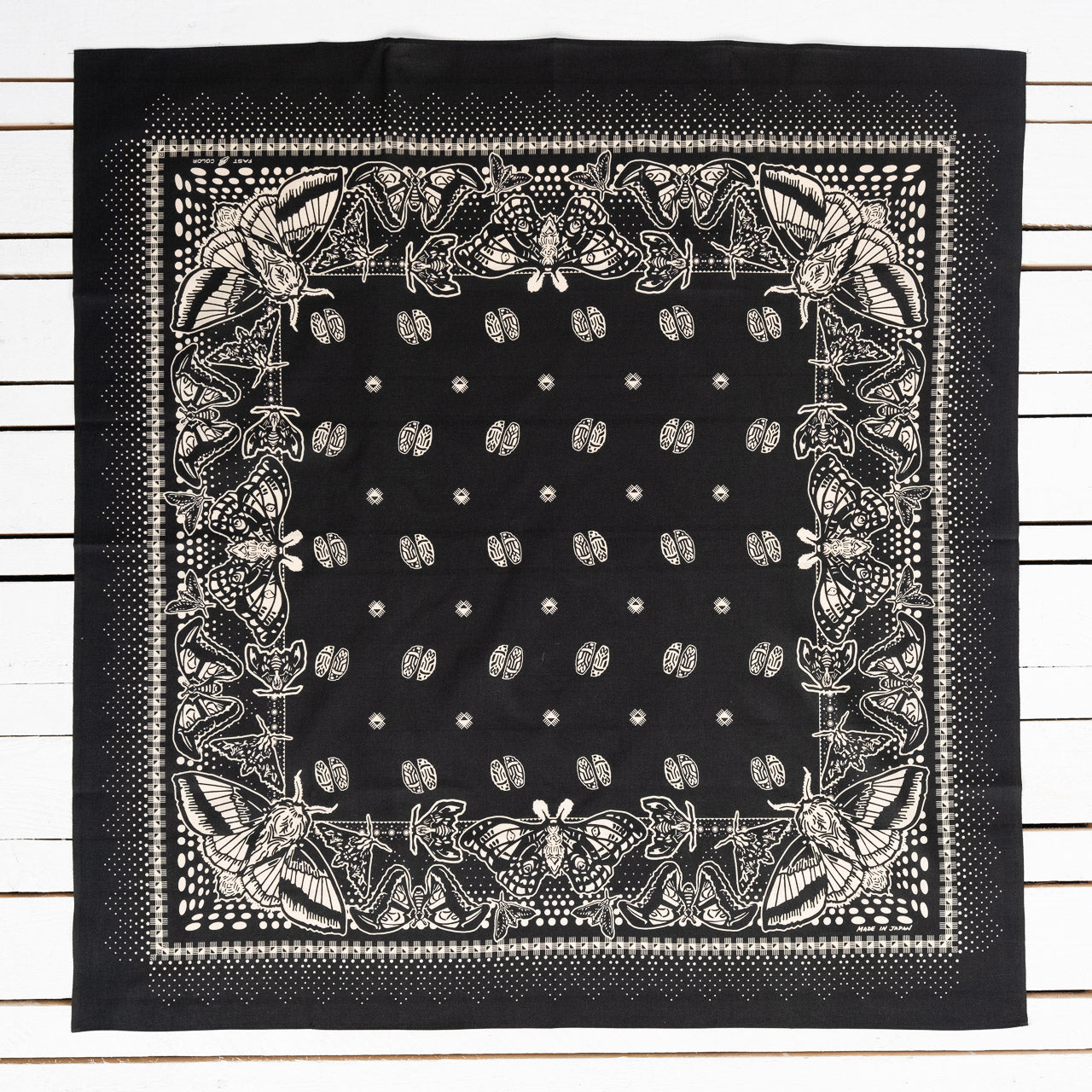 Bandana "Sagaribana" 90x90 Black