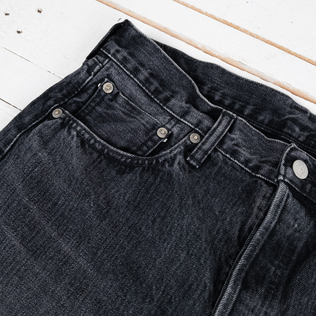 105 Standard Jeans Black Stonewashed