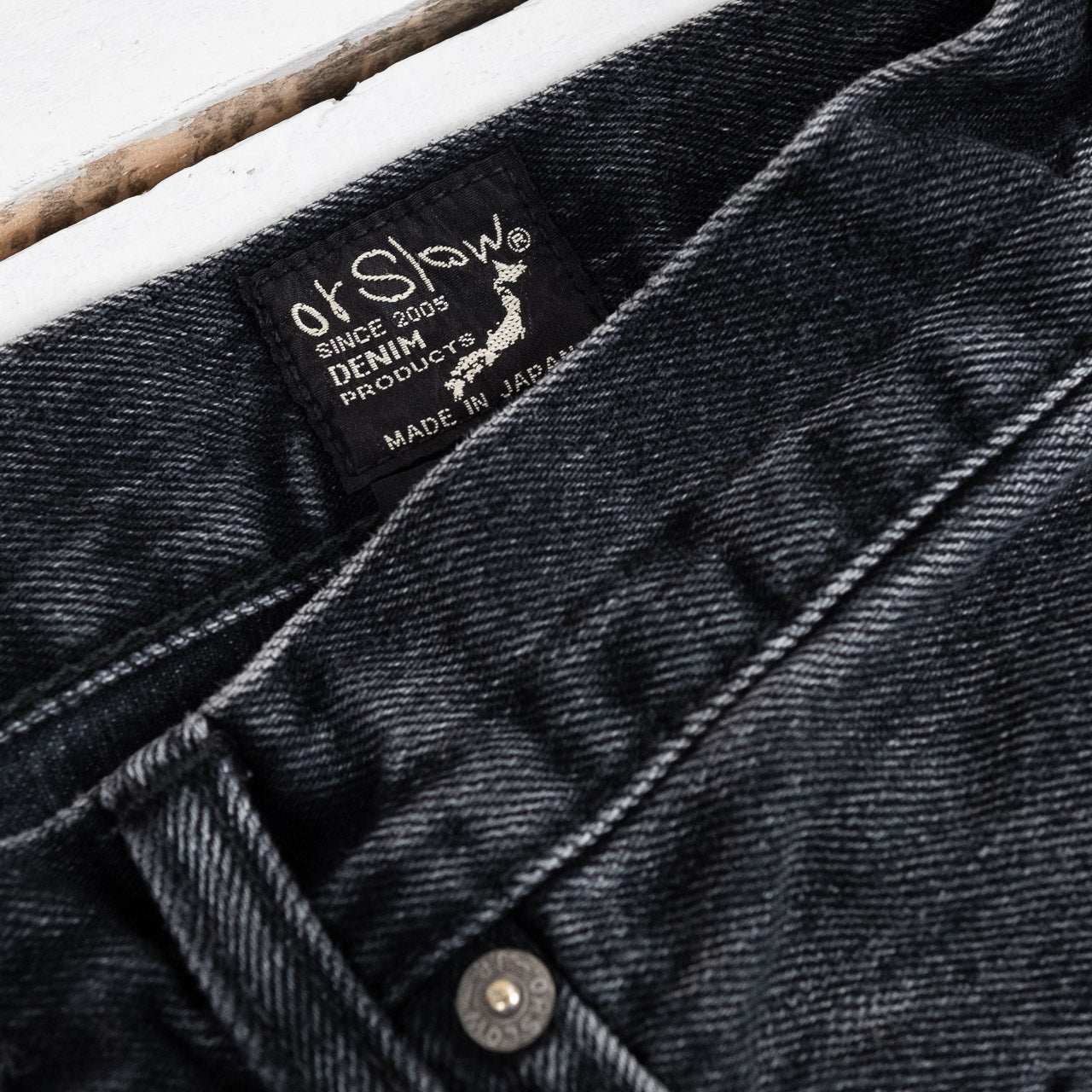 105 Standard Jeans Black Stonewashed