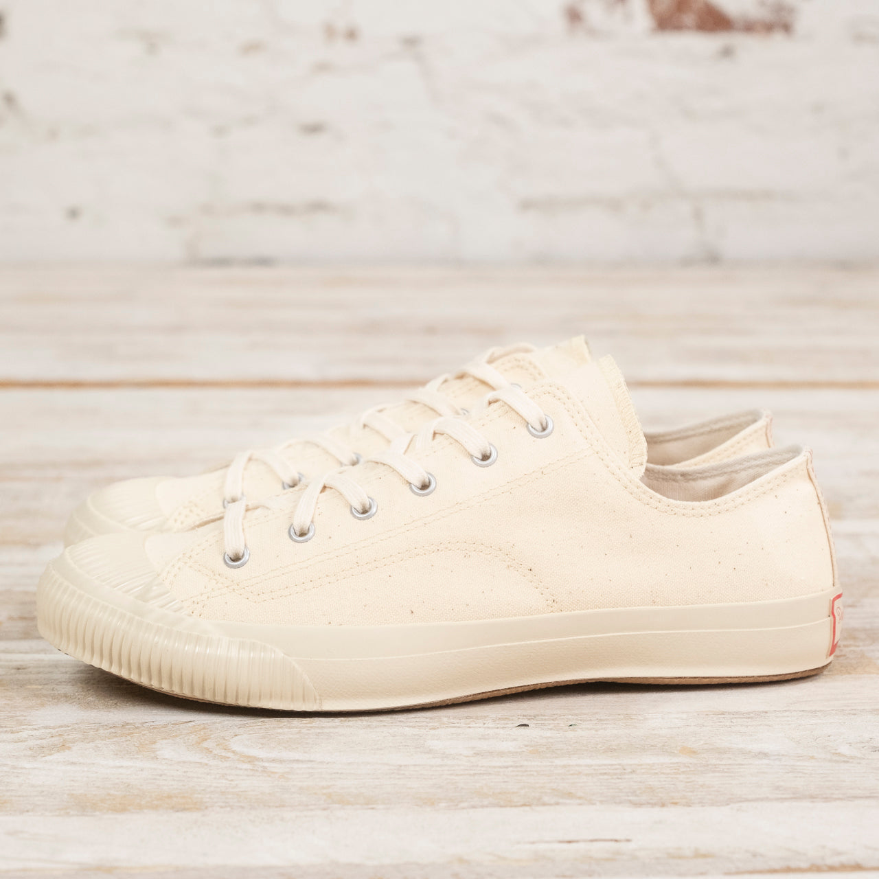 Shell Cap Low Sneaker Kinari/Off White