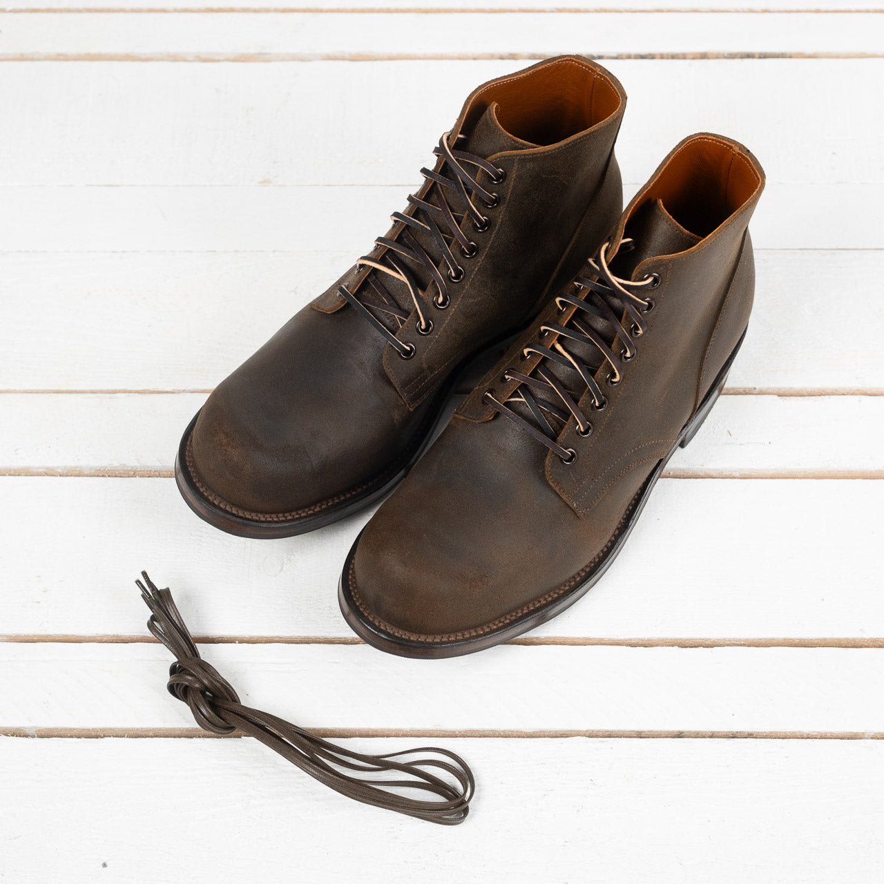 Service Boot 310 Waxy Commander Coyote