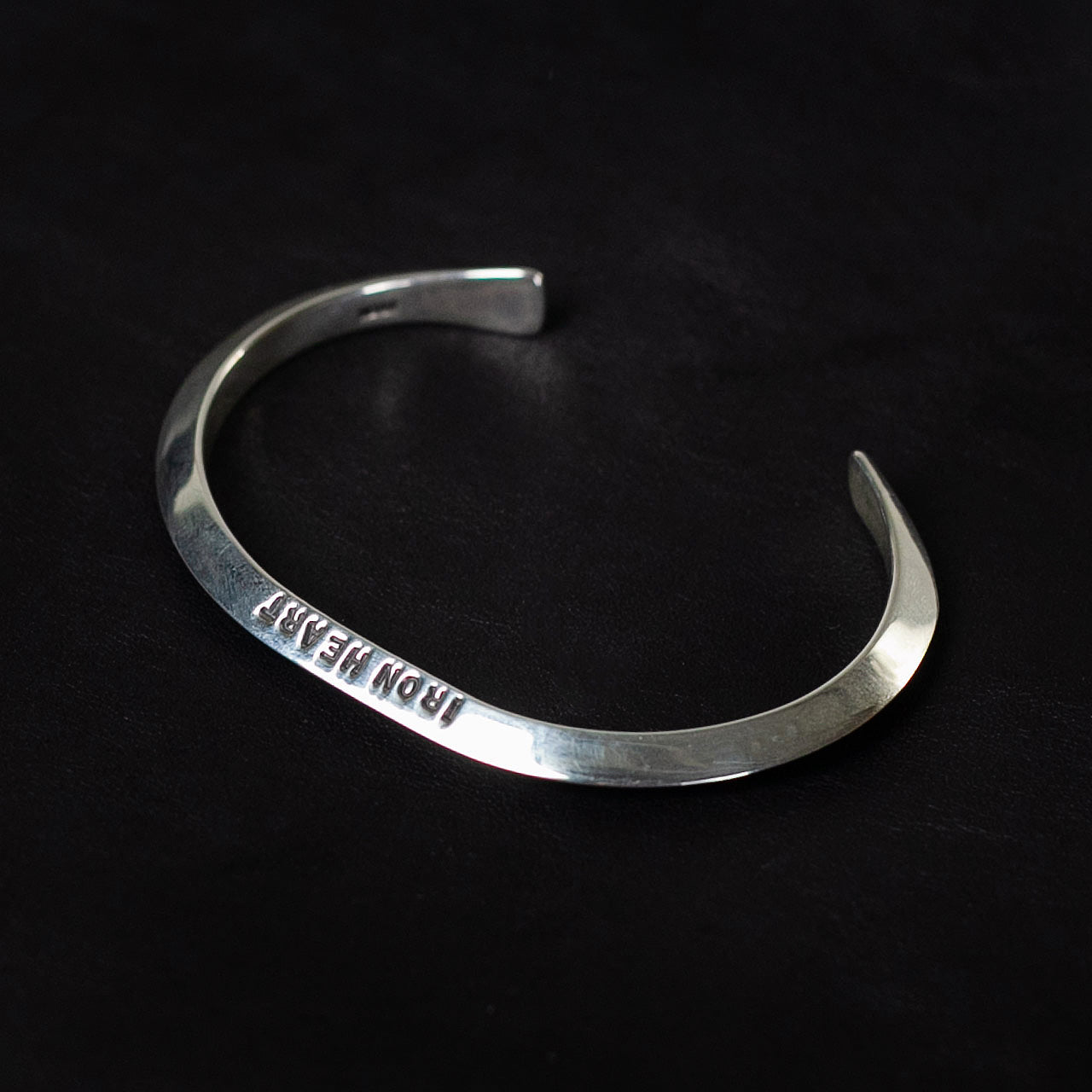 IHSI-10 "V" Profile Bangle Sterlingsilber