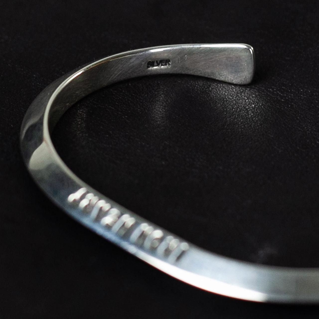 IHSI-10 "V" Profile Bangle Sterlingsilber