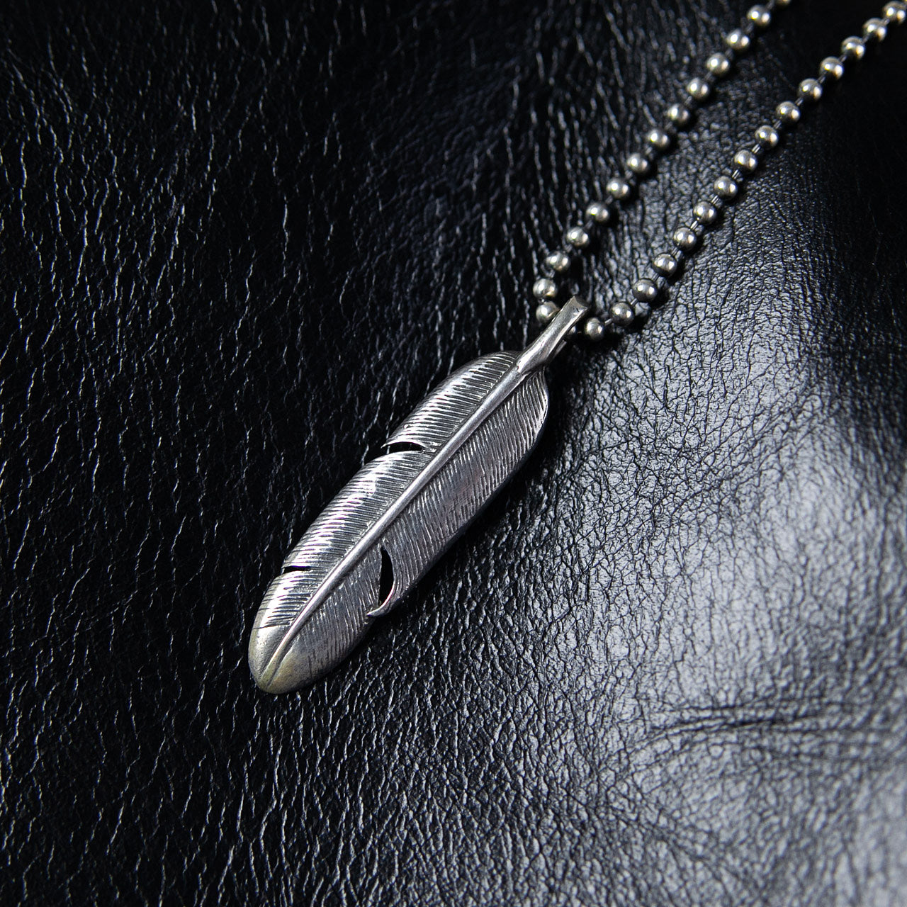 Crow Feather Anhänger Silber