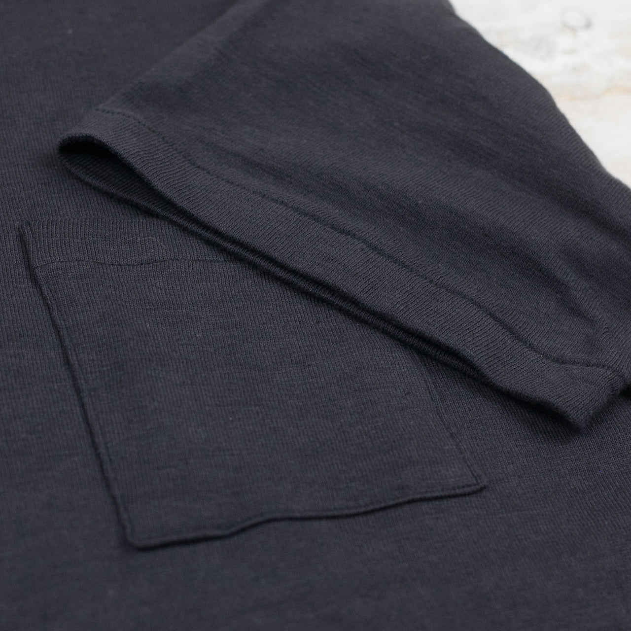 Lot 4601 Pocket Tee Schwarz